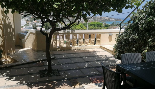 Wohnung "Zitronenbaum-Terrasse" by Interhome