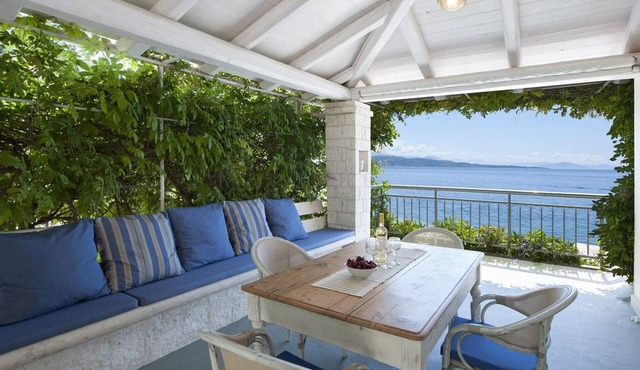 Yellow house Upper Kaminaki Villas. Beachfront Villa On Kaminaki Beach, Corfu