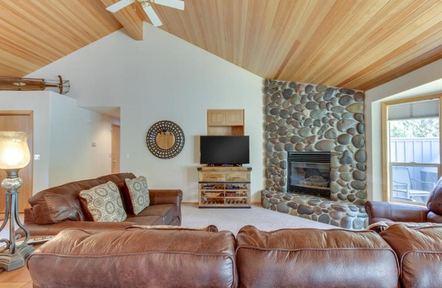 8 Filbert Lane in Sunriver