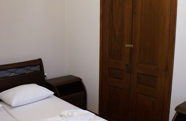 DOWNTOWN SPACIOUS MINIMAL APARTMENT. in Rethymno
