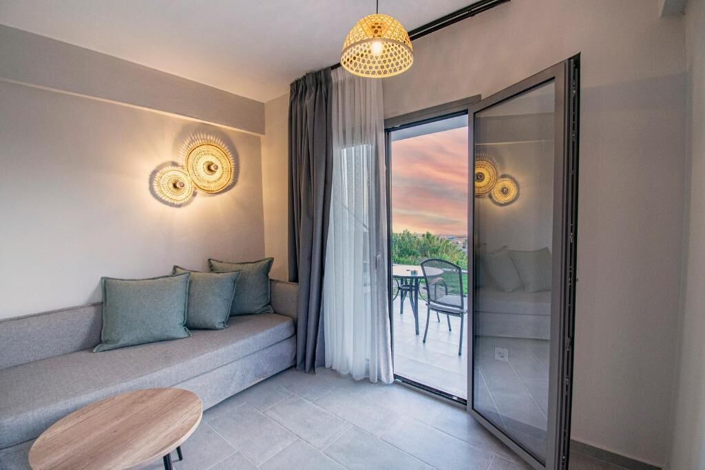 Nea Iraklia Hotel | HERACLEA SUITES
