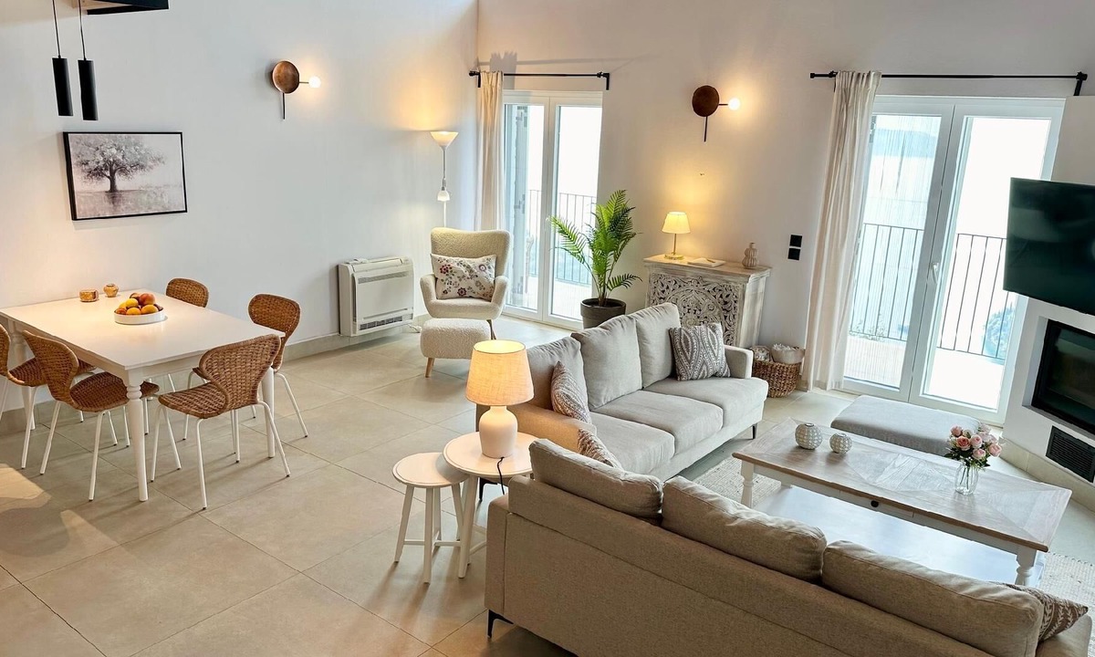 Petaleia House | Magnificent villa in a spectacular setting