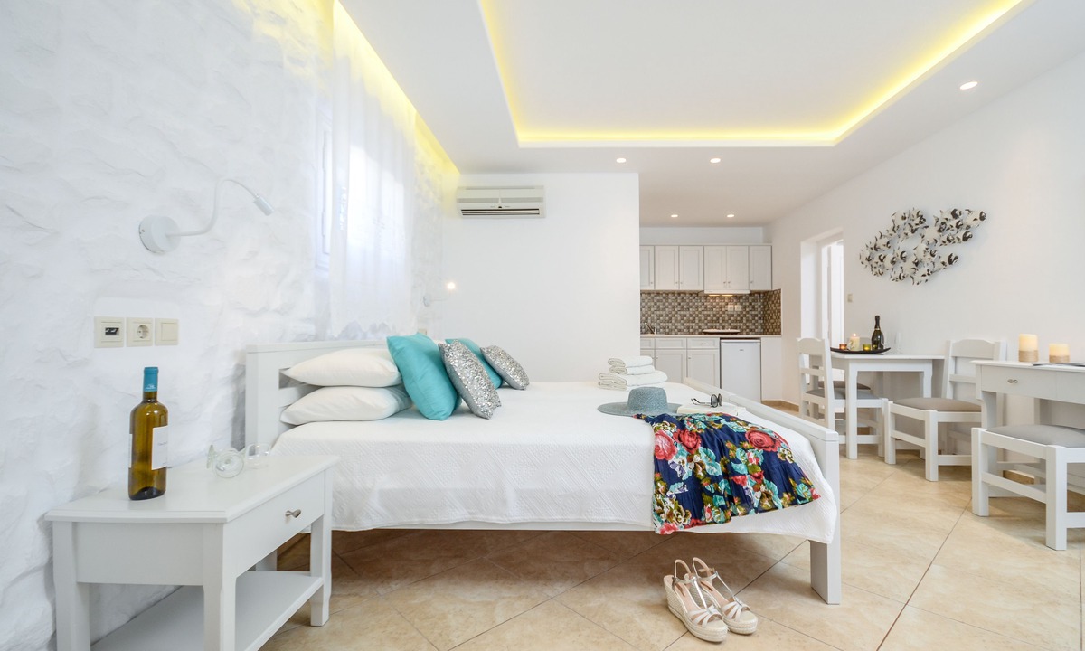 Naxos Town Hotel | Summer Memories