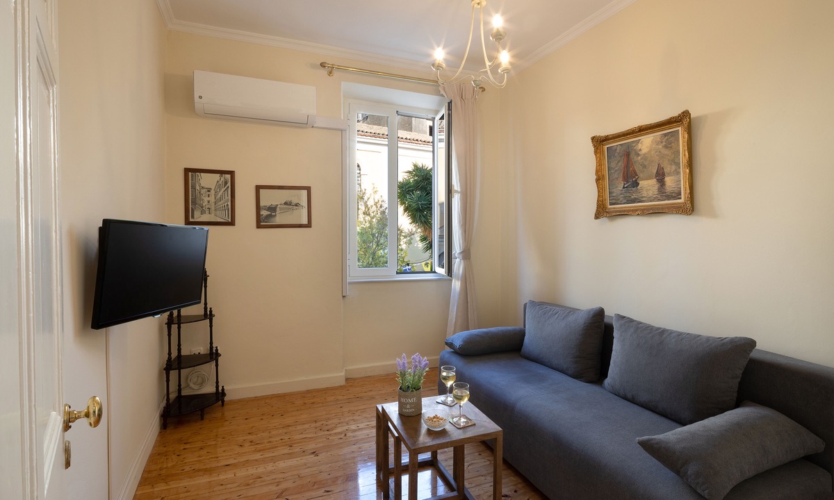 Old Town Apartment | San Nicolo dei Vecchi Casa by CorfuEscapes