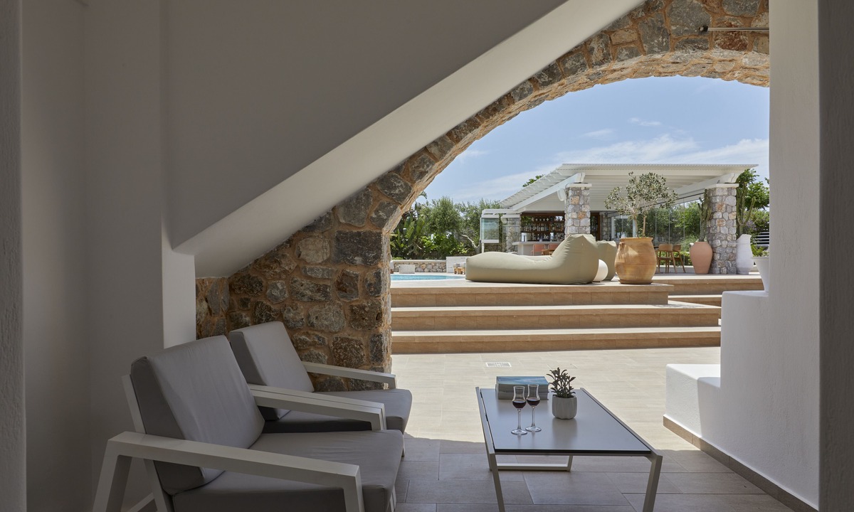 Agios Georgios Hotel | Orabel Suites