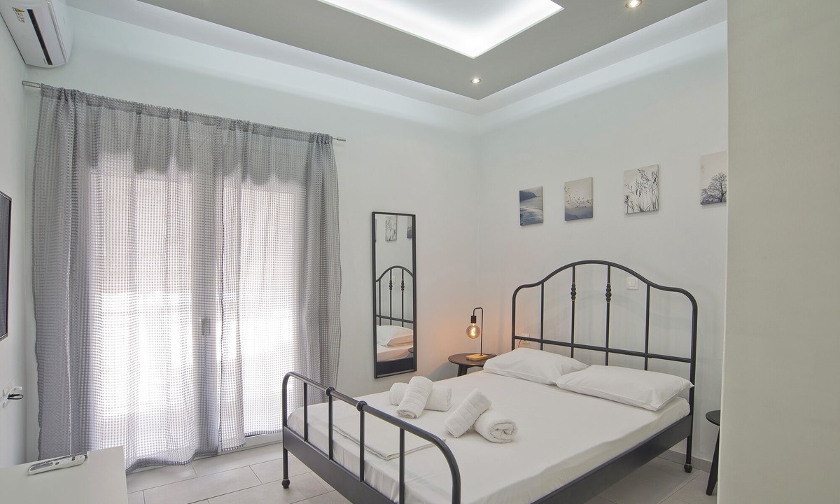 Peiraiki Apartment | Sofia's Home Piraeus Modern, Reno, Fully Equipped