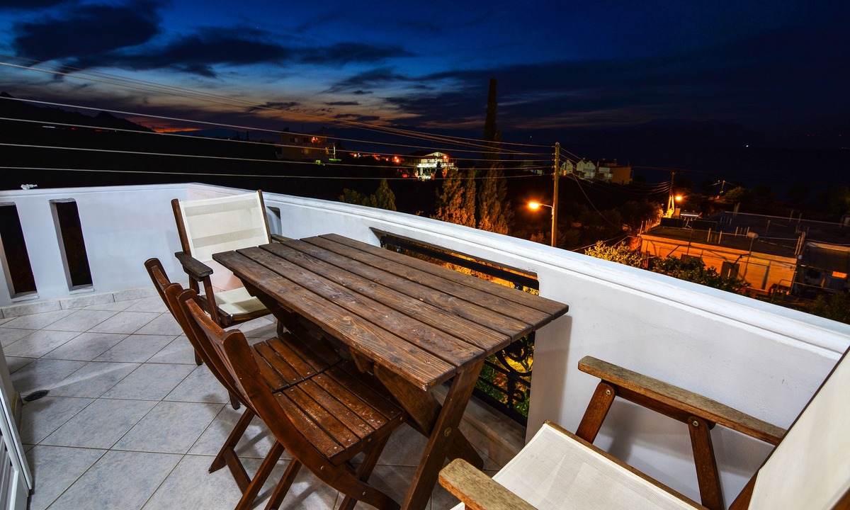 Xylokastro-Evrostina Apartment | White Villa