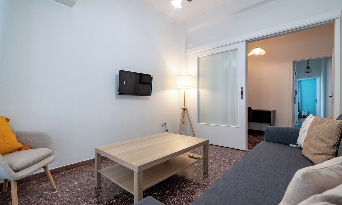 Nikaia Apartment | Nikaia One-Bedroom Comfort for 4 by ΜΡS