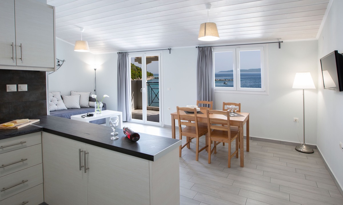 Mikros Gialos Apartment | Captain Nick