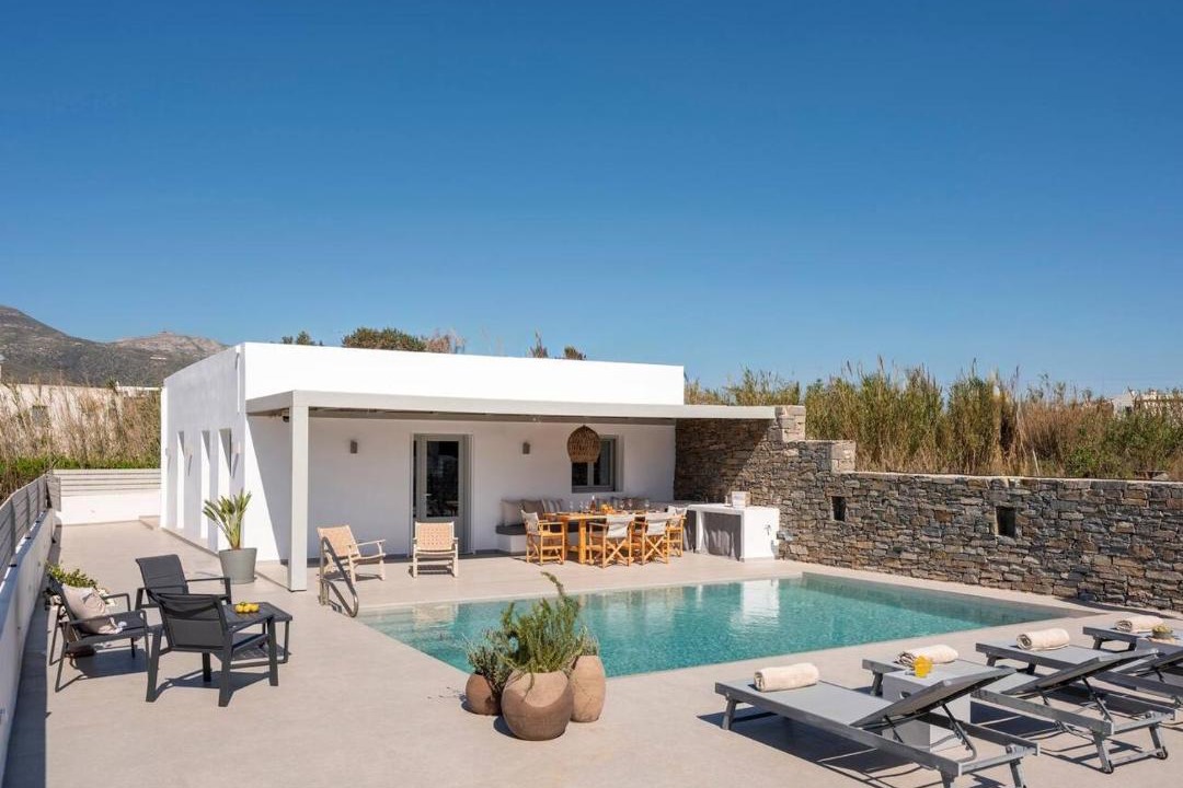 Logaras Villa | Moonshine Villa - A stone's throw from the beach