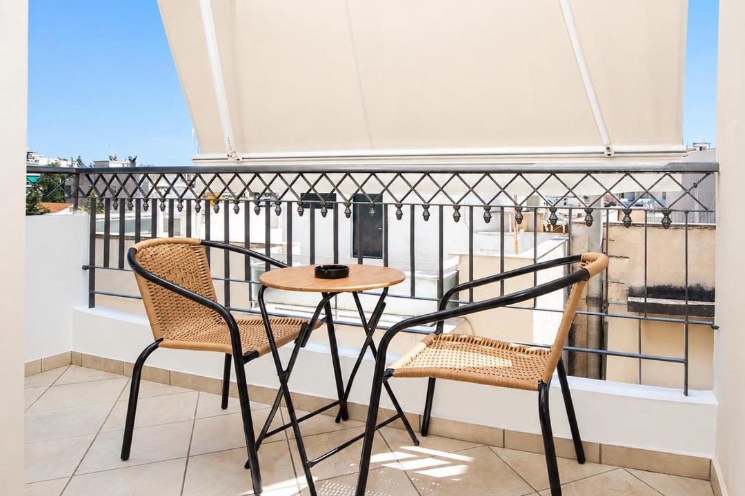 Amarousion Apartment | Top Floor Apartment near The Mall Athens - Private Parking