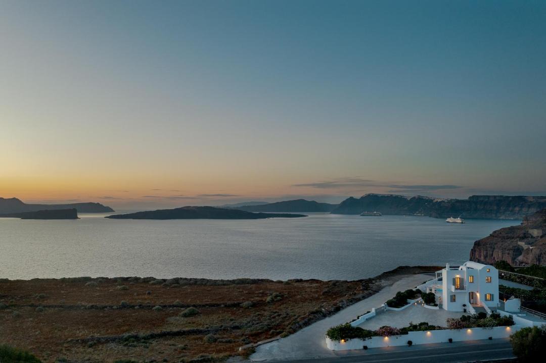 Akrotiri Villa | Hemera Holiday Home villa on Santorini