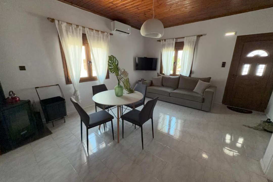 Palaiopoli Apartment | The Mulberry House Seaside - Beachfront Holiday Home