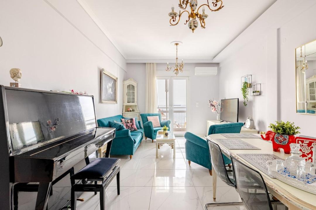 Thessaloniki Apartment | Vintage Art home on the sea