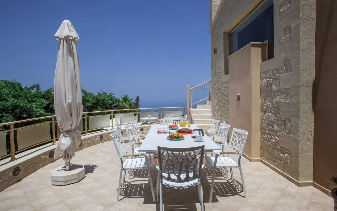 Photo of Patio Balcony in Roussospiti