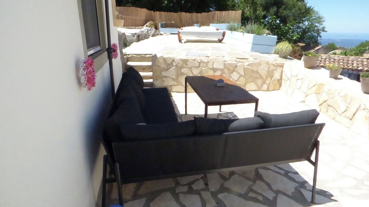Photo of Patio Balcony in Petaleia