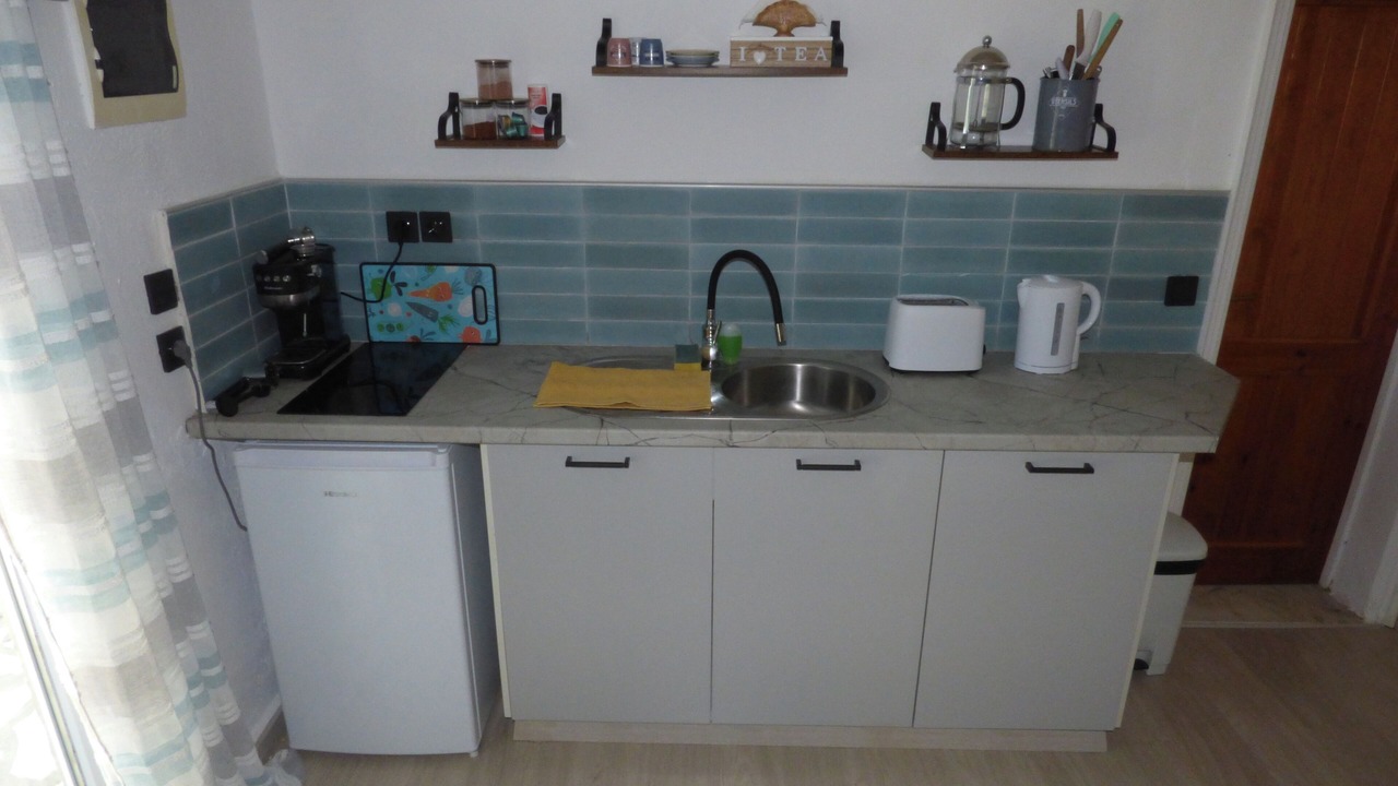 Photo of Kitchen in Petaleia