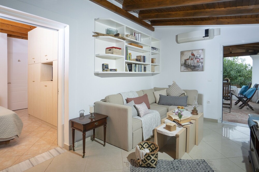 Photo of Livingroom in Almiros Beach