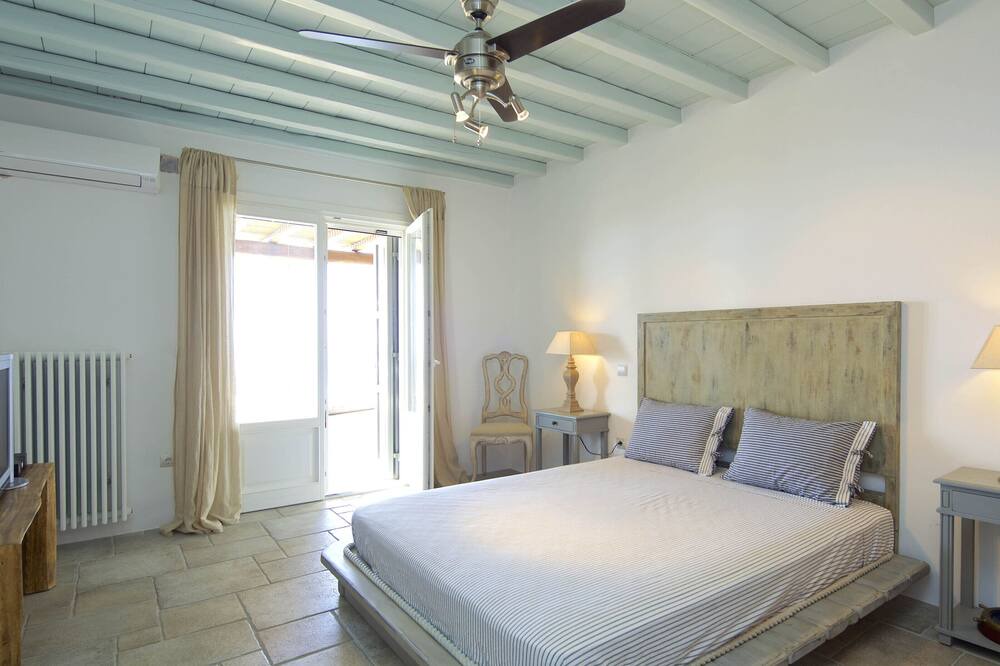 Photo of Bedroom in Houlakia