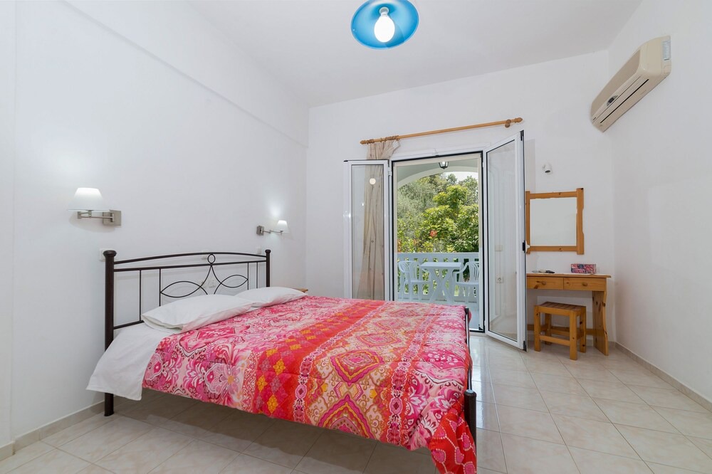 Photo of Bedroom in Amoudi