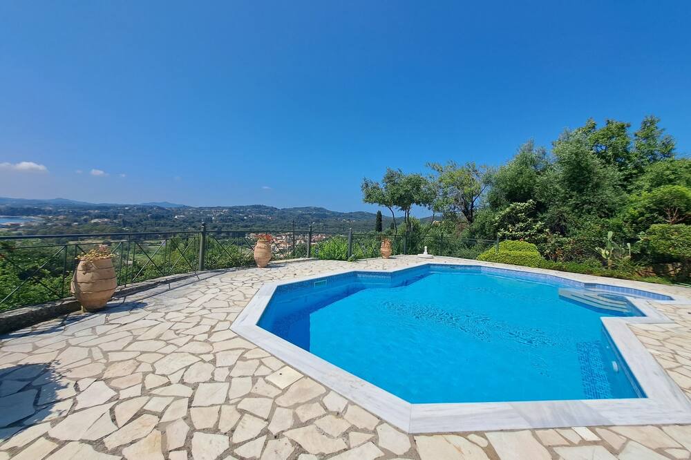 Photo of Outdoor in Ipsos