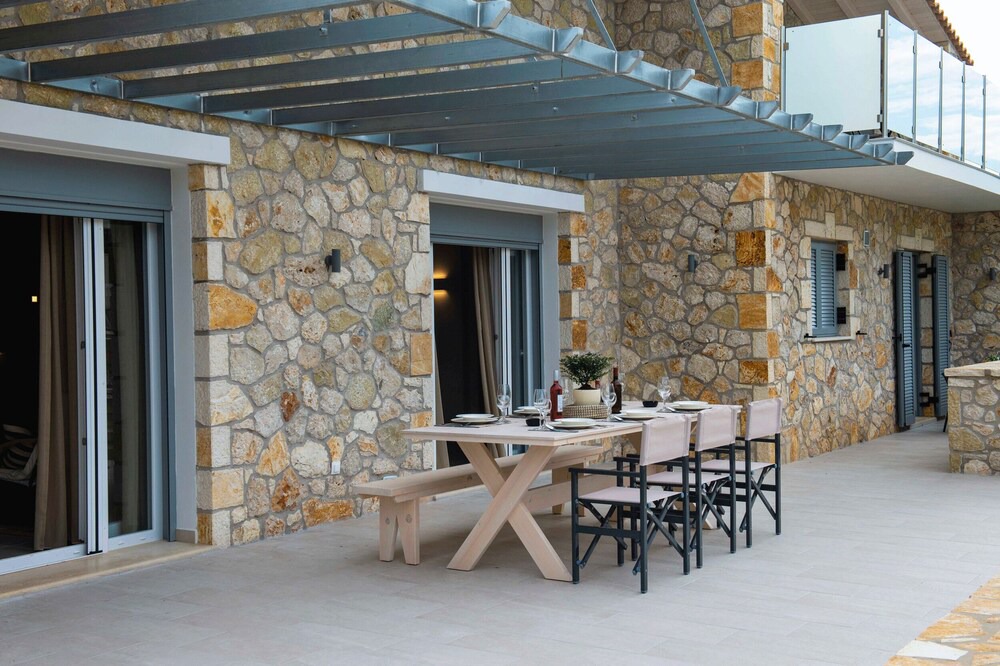 Photo of Outdoor in Peroulion