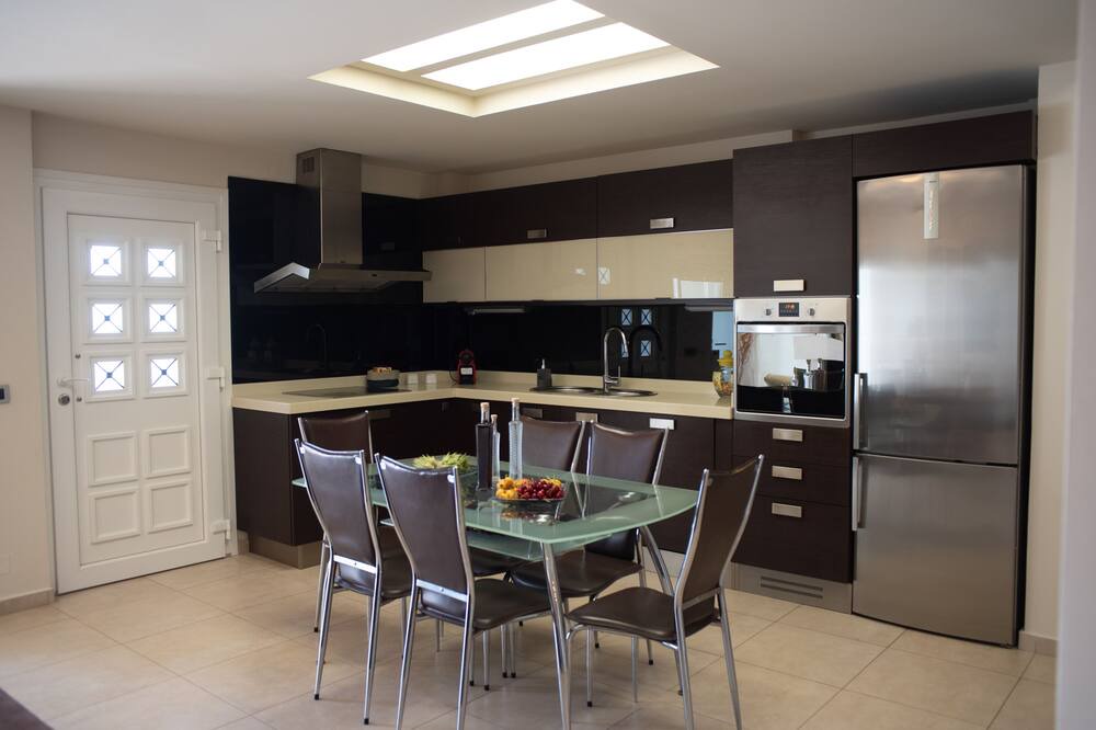 Photo of Kitchen in Minoa Pediada
