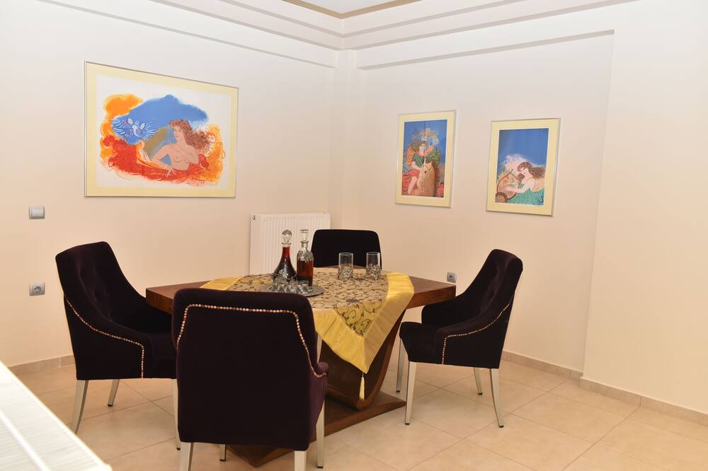 Photo of Kitchen in Minoa Pediada