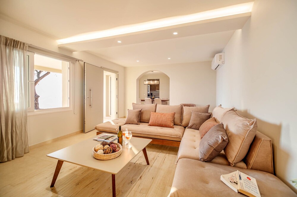 Photo of Livingroom in Sinarades