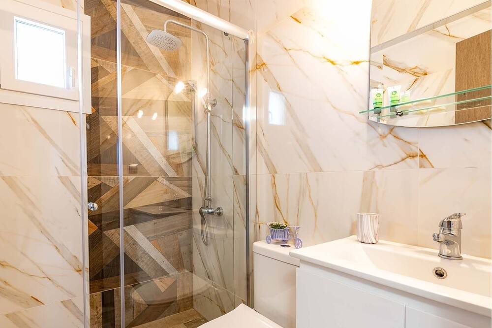 Photo of Bathroom in Flogita