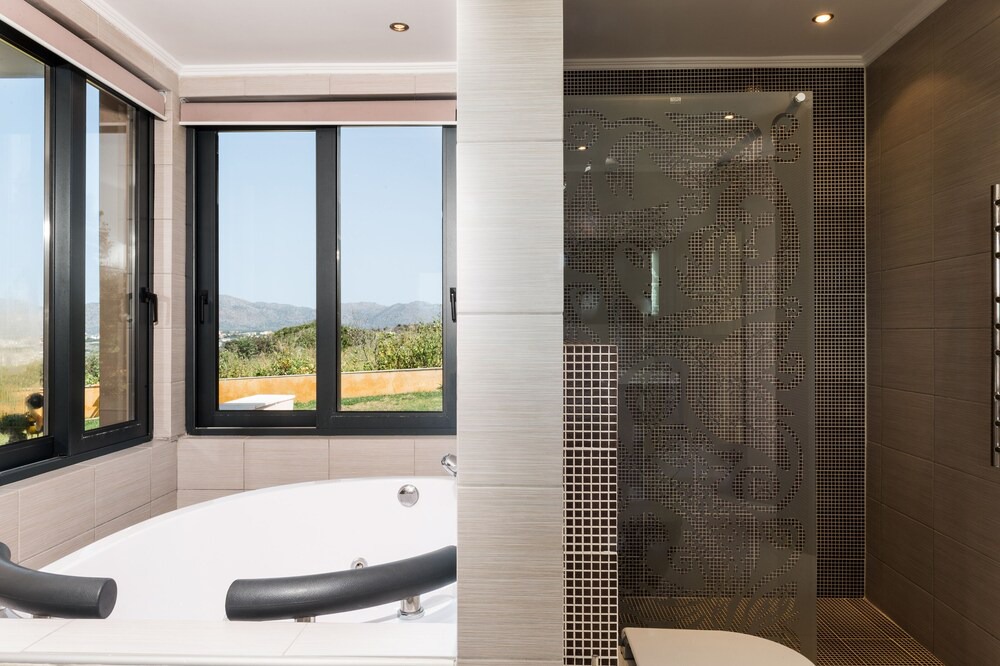 Photo of Bathroom in Kalathas