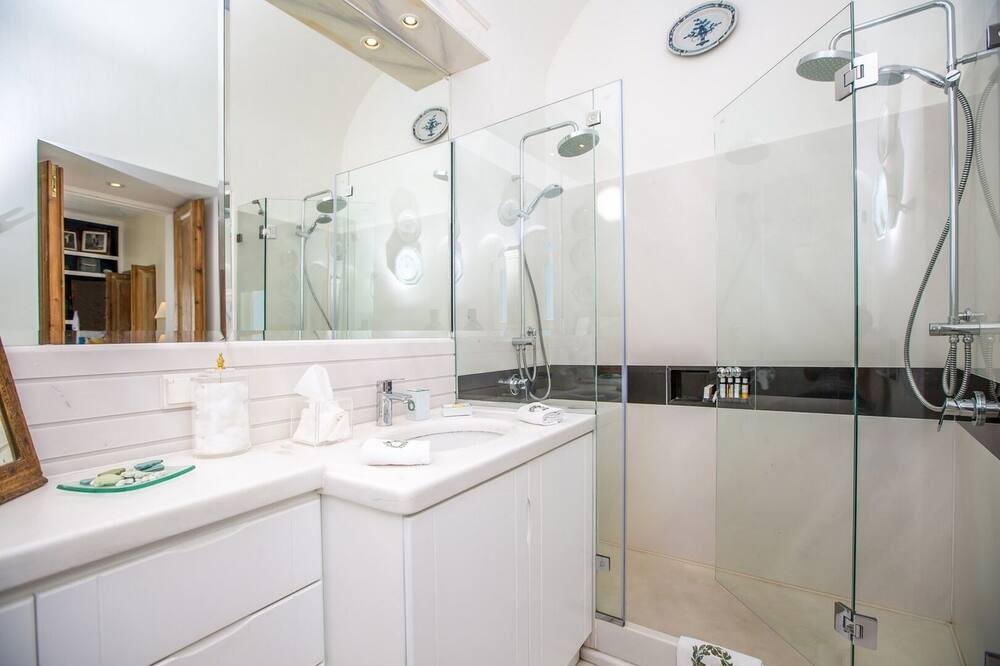 Photo of Bathroom in Firostefani