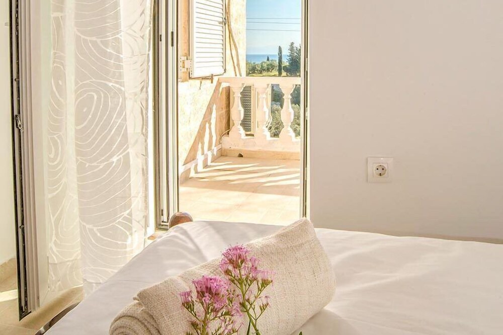 Photo of Bedroom in Longos