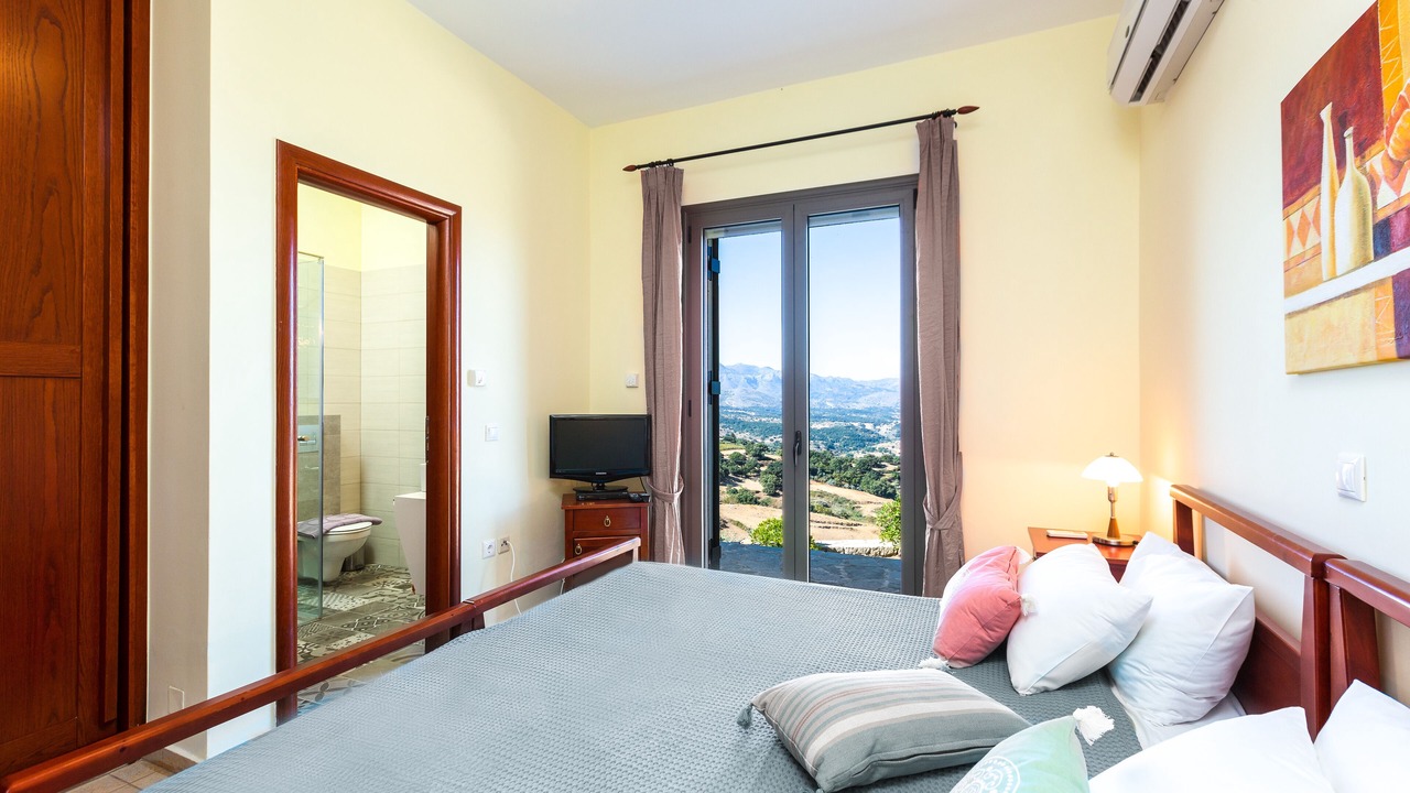 Photo of Bedroom in Monopari
