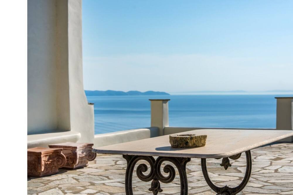Photo of Patio Balcony in Exomvourgo