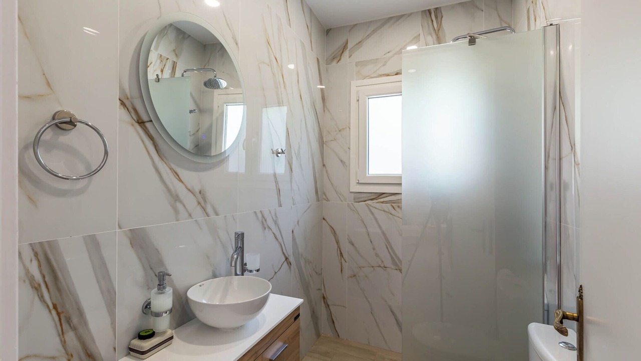 Photo of Bathroom in Petaleia