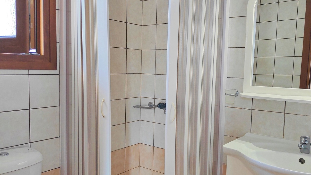 Photo of Bathroom in Agios Stefanos Avliotes
