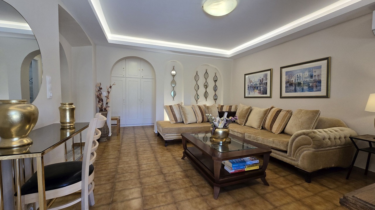 Photo of Bedroom in Petaleia