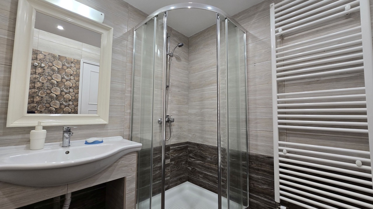 Photo of Bathroom in Petaleia