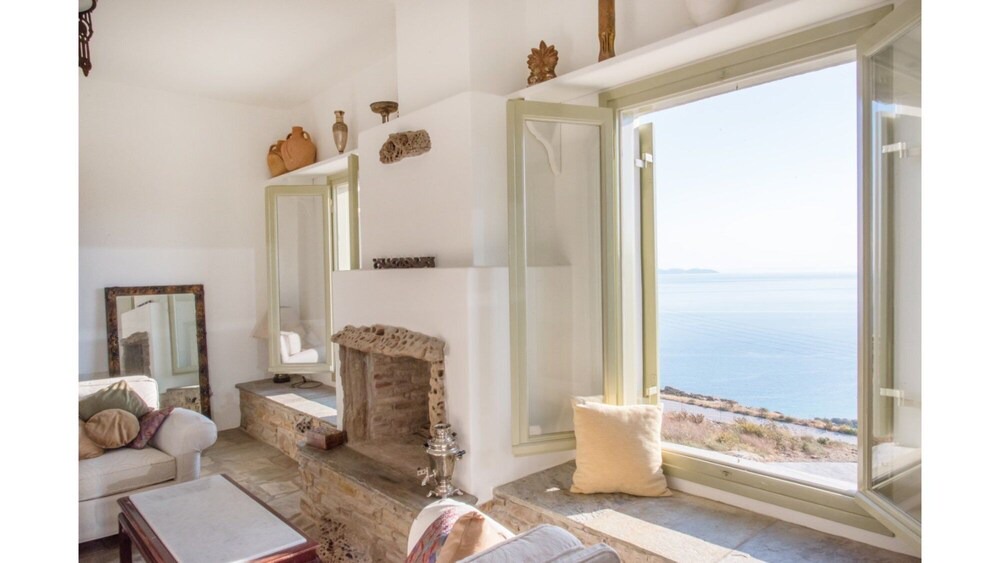 Photo of Livingroom in Exomvourgo