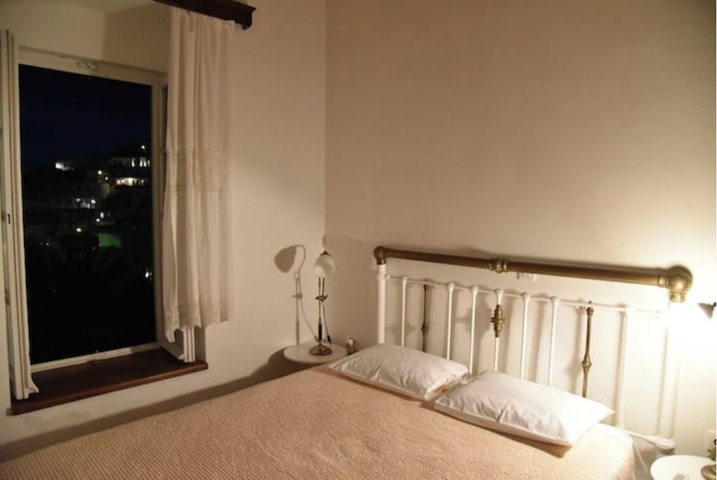 Photo of Bedroom in Katapola