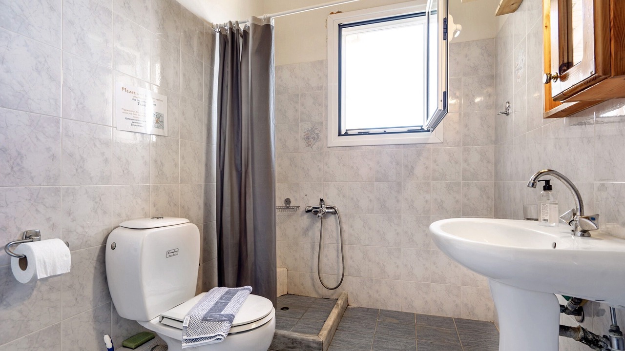 Photo of Bathroom in Agios Ioannis