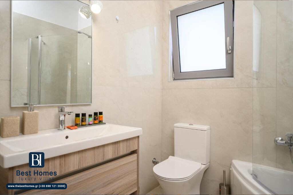 Photo of Bathroom in Kato Galatas