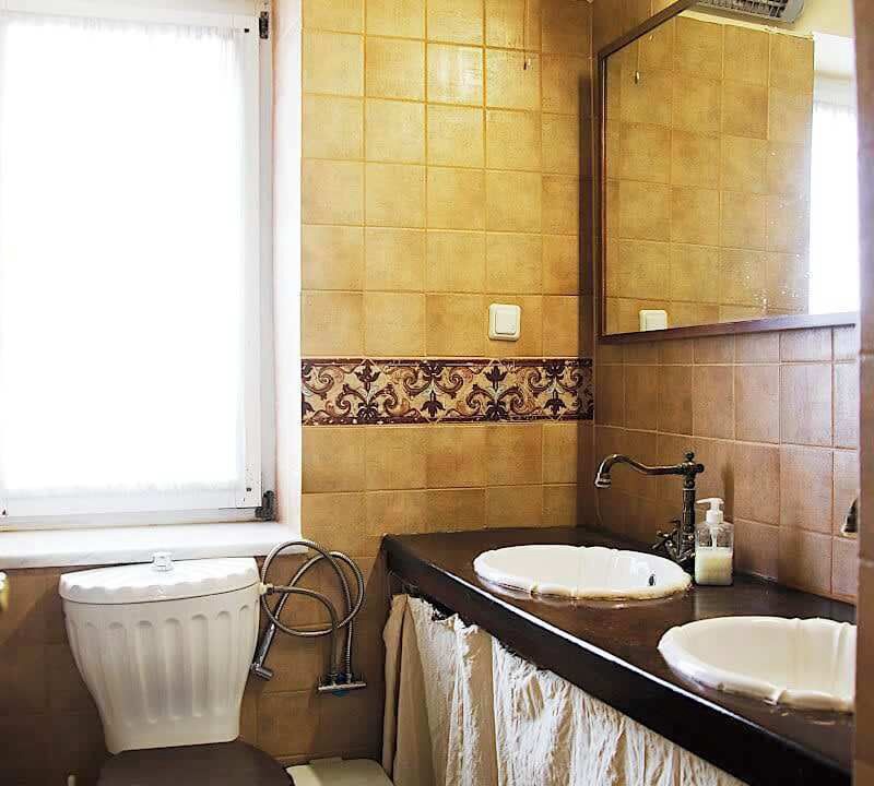 Photo of Bathroom in Troezen