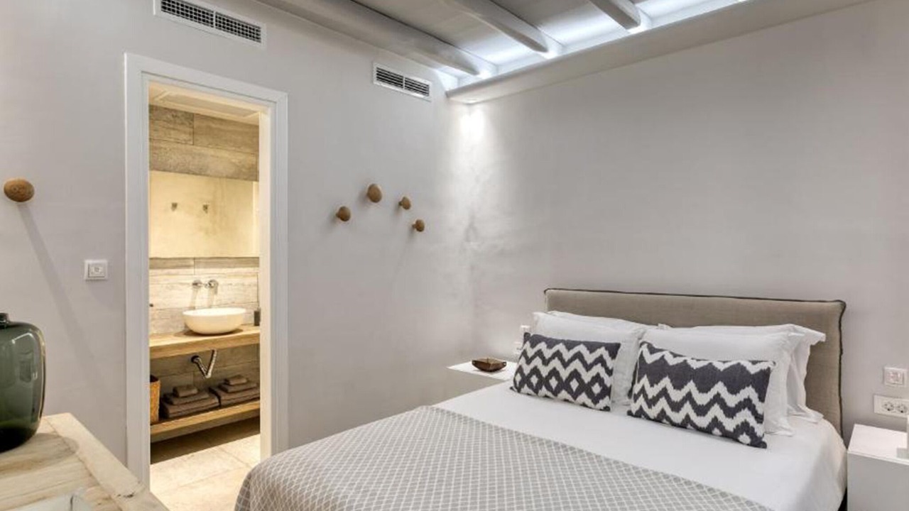 Photo of Bedroom in Tourlos