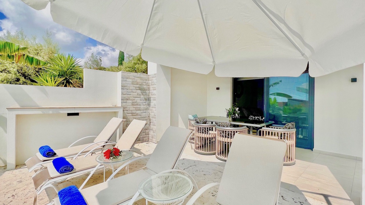 Photo of Patio Balcony in Perigiali