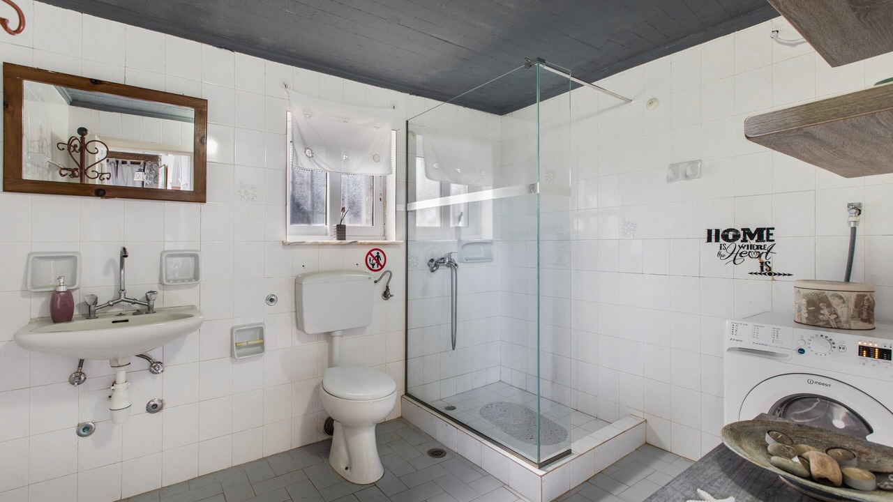 Photo of Bathroom in Nea Kydonia