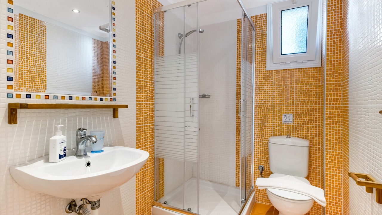Photo of Bathroom in Pondi