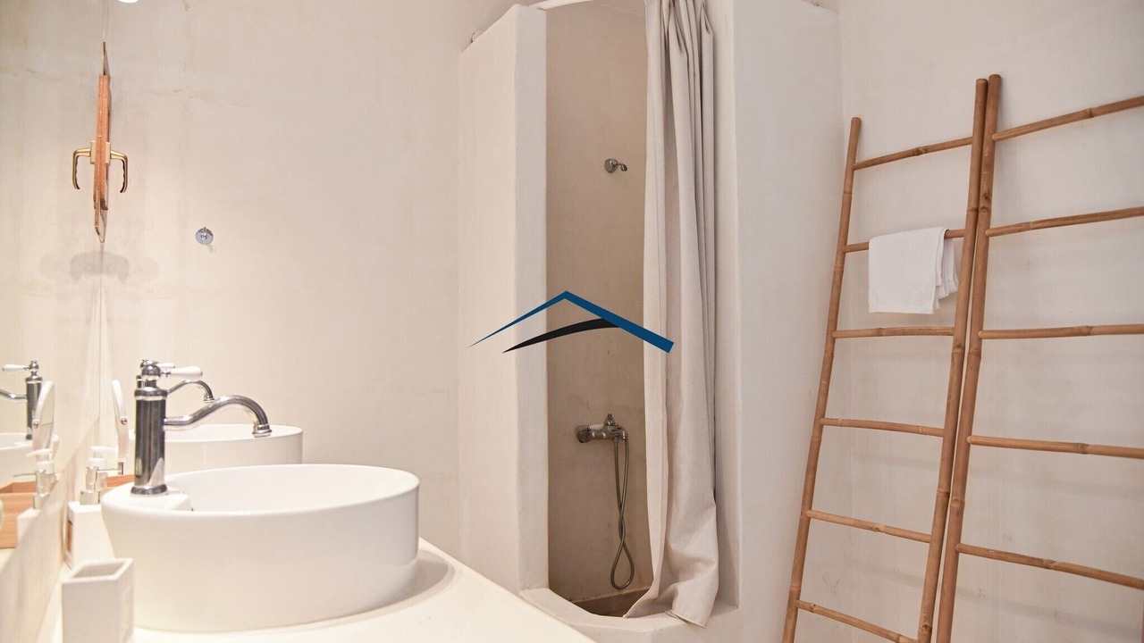 Photo of Bathroom in Kea