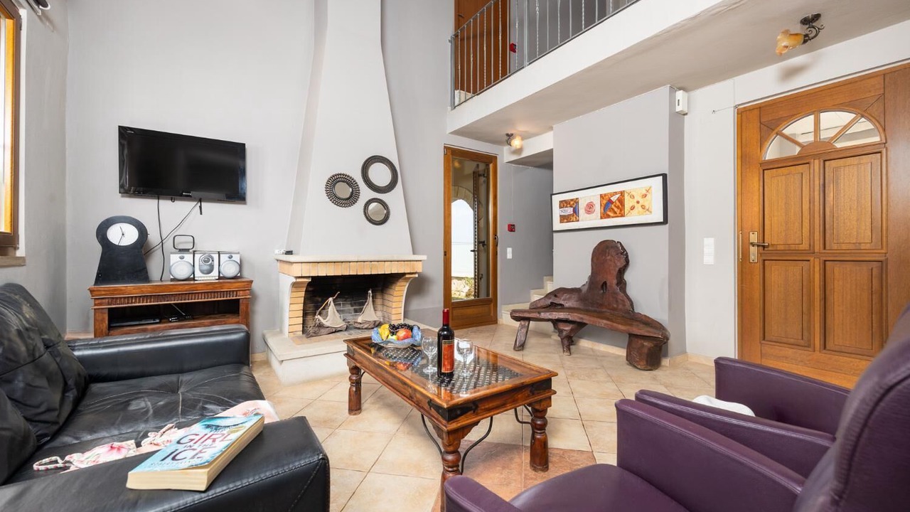 Photo of Livingroom in Megala Chorafia